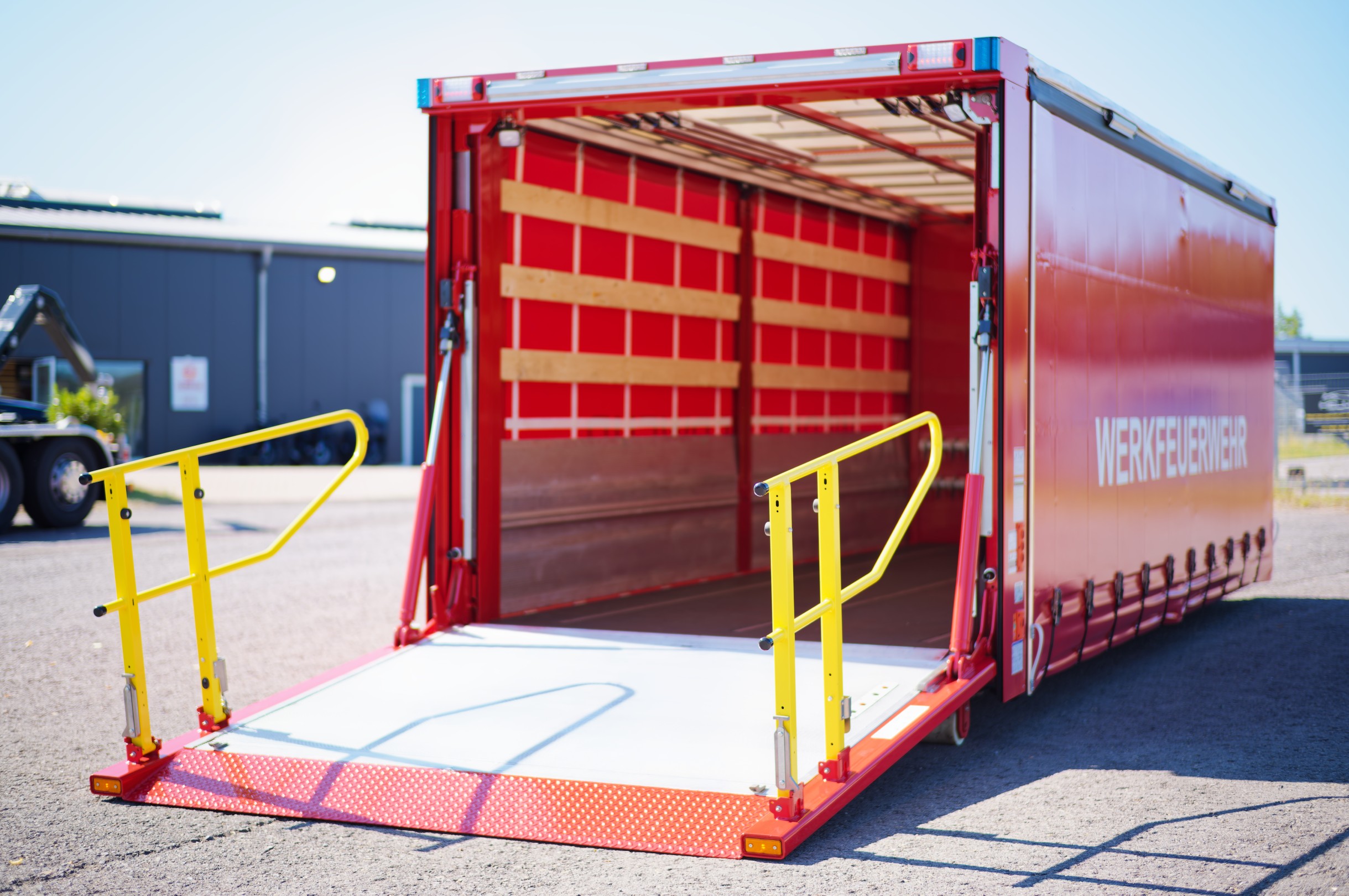 Abrollbehälter AB Logistik, Werkfeuerwehr Infratec Meindl Fahrzeugbau GmbH