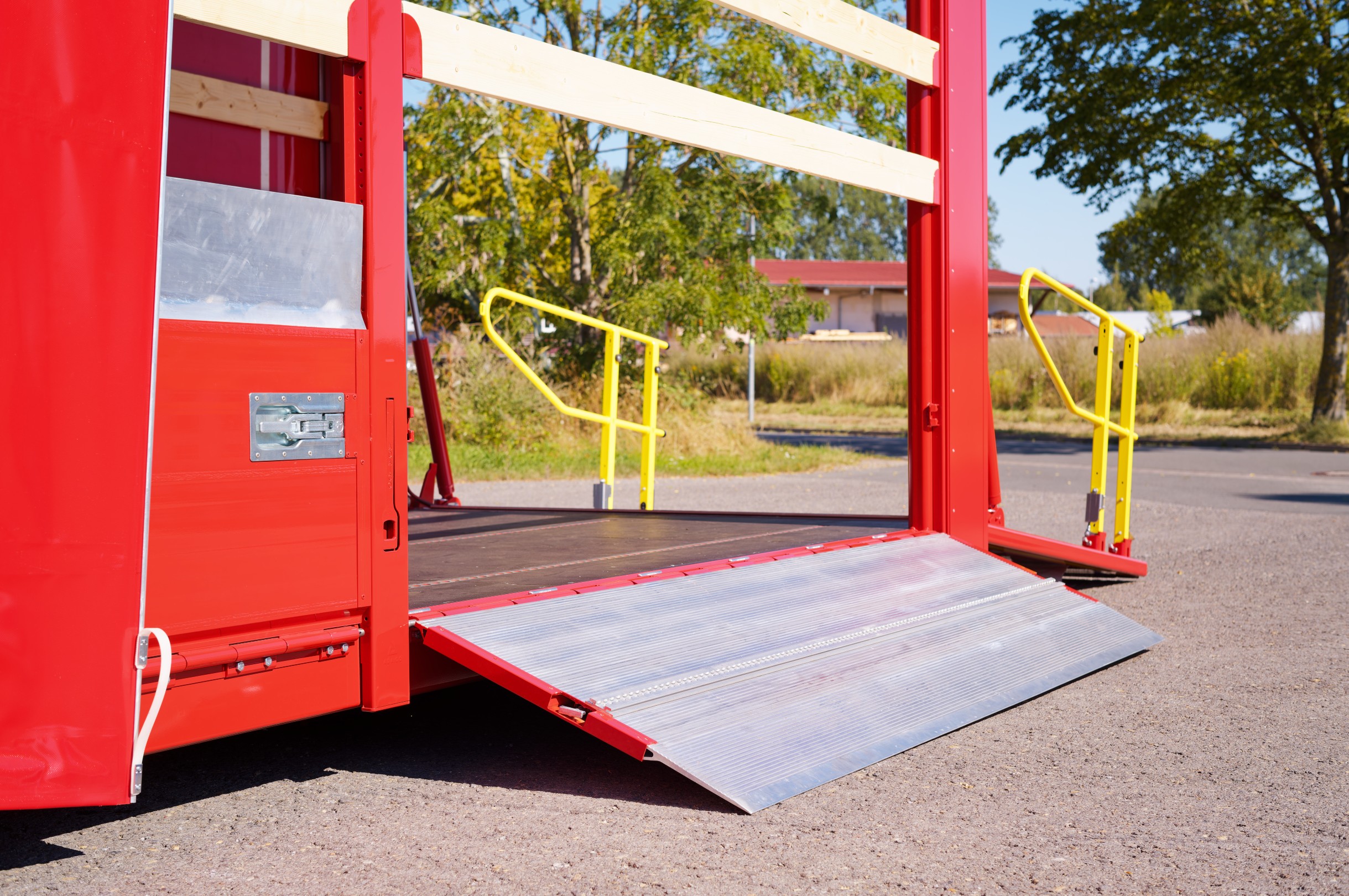 Abrollbehälter AB Logistik, Werkfeuerwehr Infratec Meindl Fahrzeugbau GmbH