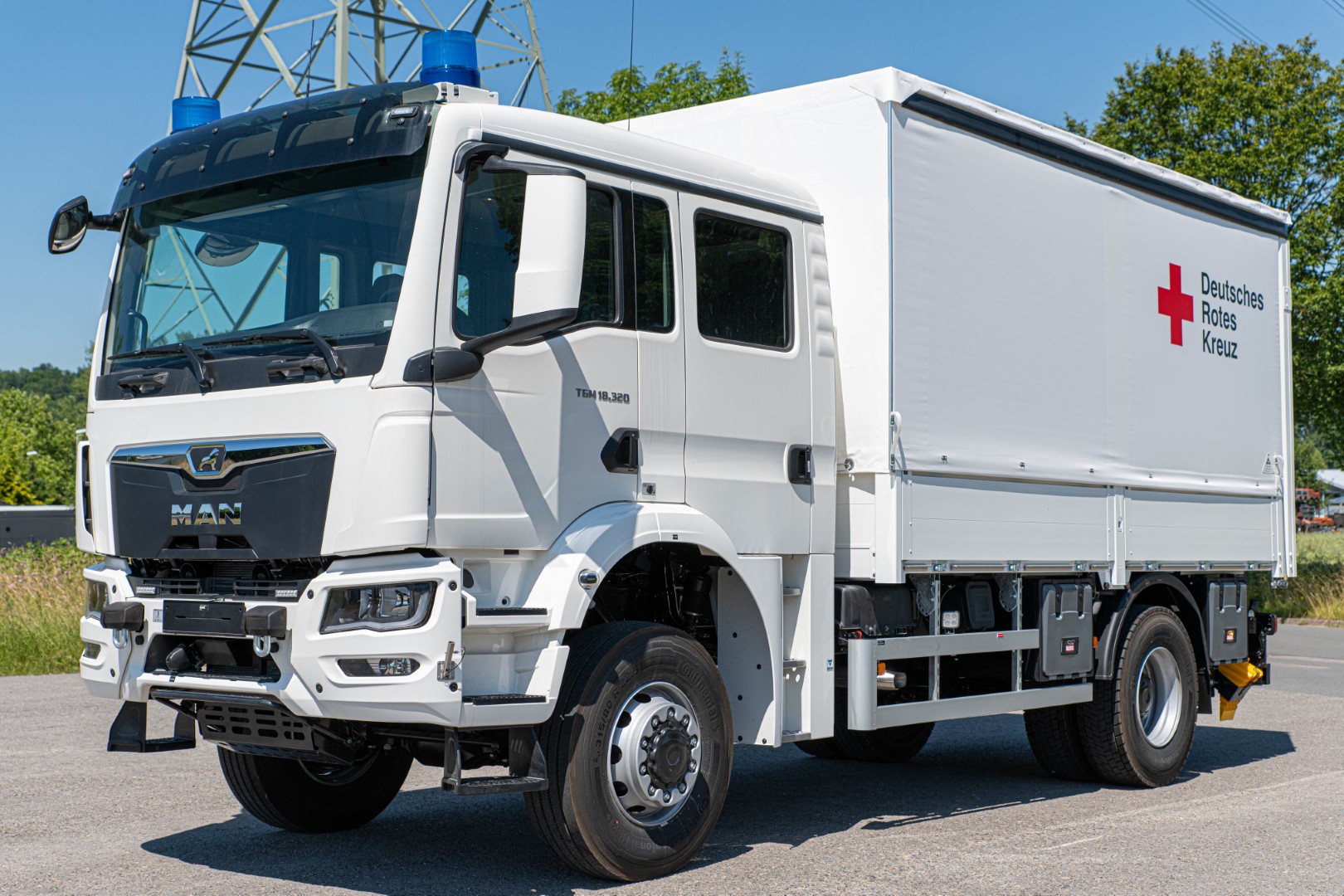 Deutsches Rotes Kreuz Gerätewagen neuer LKW Logistik Meindl Fahrzeugbau Hameln DRK Alfeld