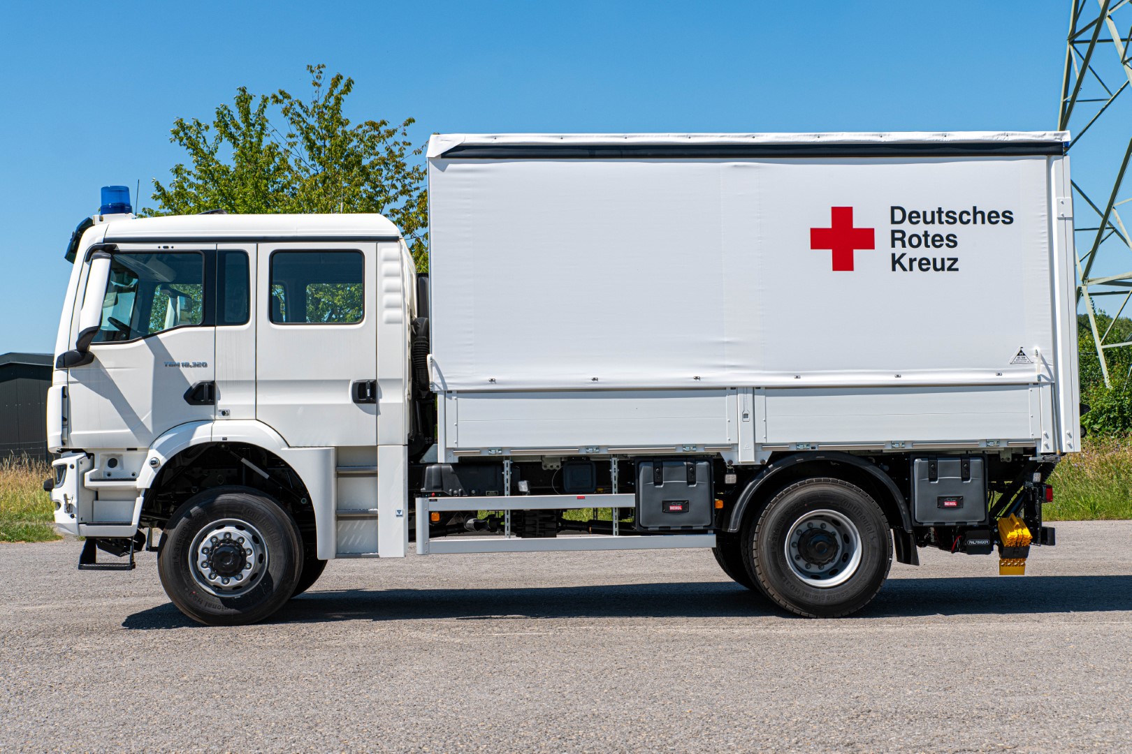 Deutsches Rotes Kreuz Gerätewagen neuer LKW Logistik Meindl Fahrzeugbau Hameln DRK Alfeld