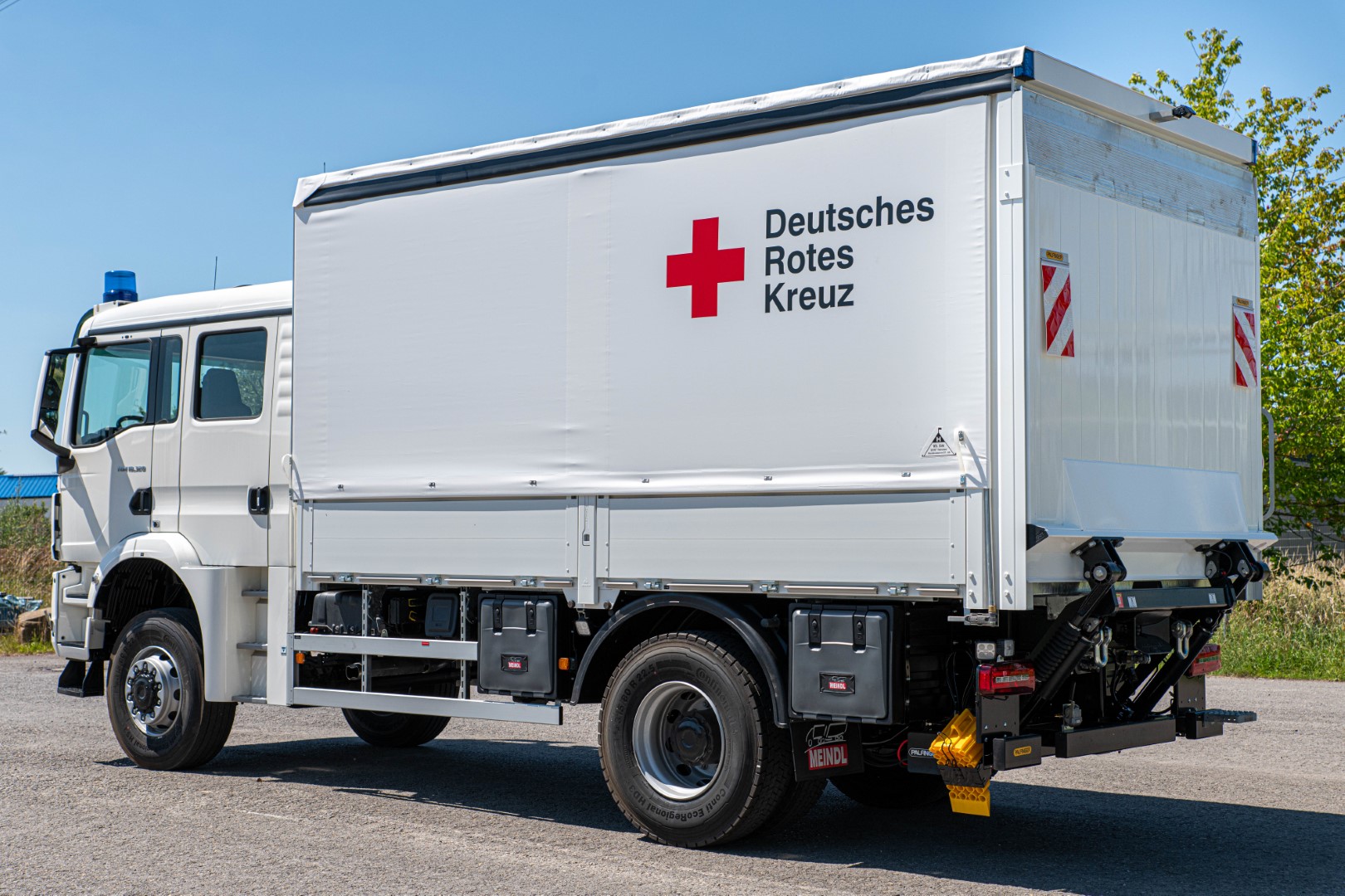 Deutsches Rotes Kreuz Gerätewagen neuer LKW Logistik Meindl Fahrzeugbau Hameln DRK Alfeld