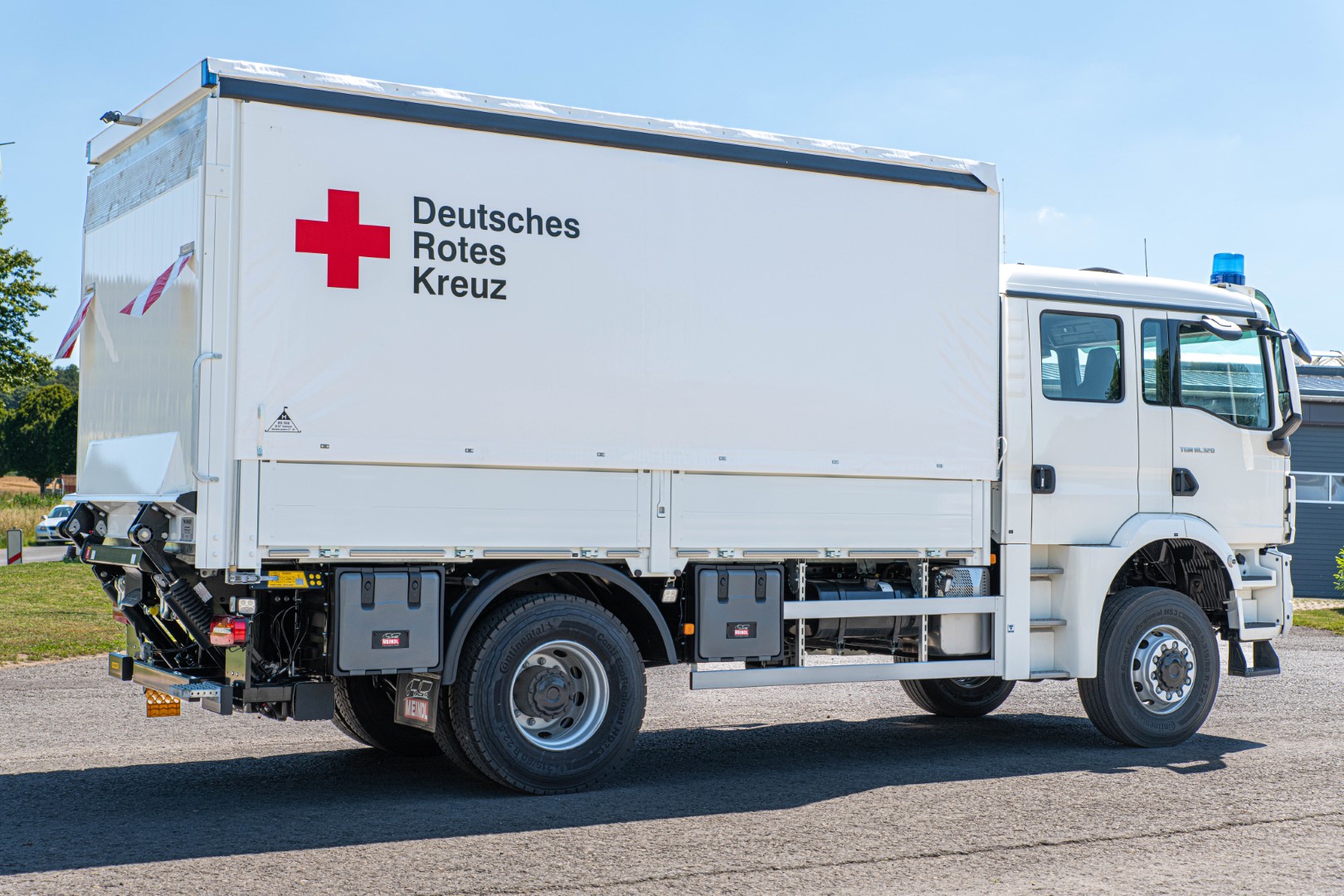 Deutsches Rotes Kreuz Gerätewagen neuer LKW Logistik Meindl Fahrzeugbau Hameln DRK Alfeld