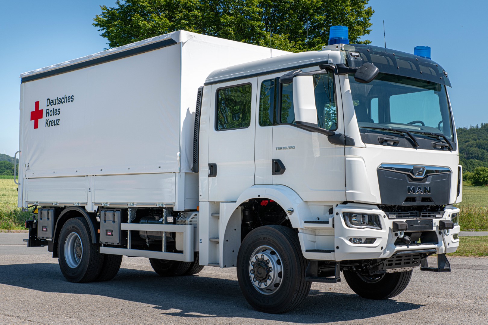 Deutsches Rotes Kreuz Gerätewagen neuer LKW Logistik Meindl Fahrzeugbau Hameln DRK Alfeld