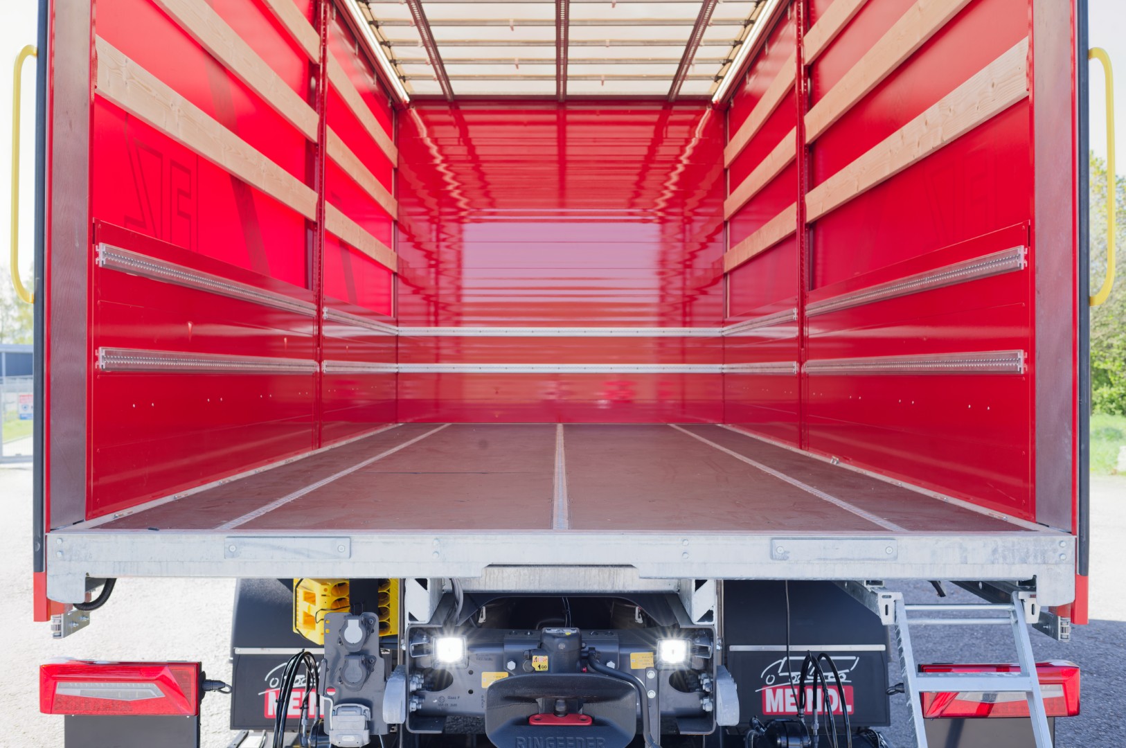 MEINDL GW-L Gerätewagen Feuerwehr Düren FTZ Scania Pritschenaufbau mit Schiebeplane, Ladebordwand Hänsch NOVA-LED