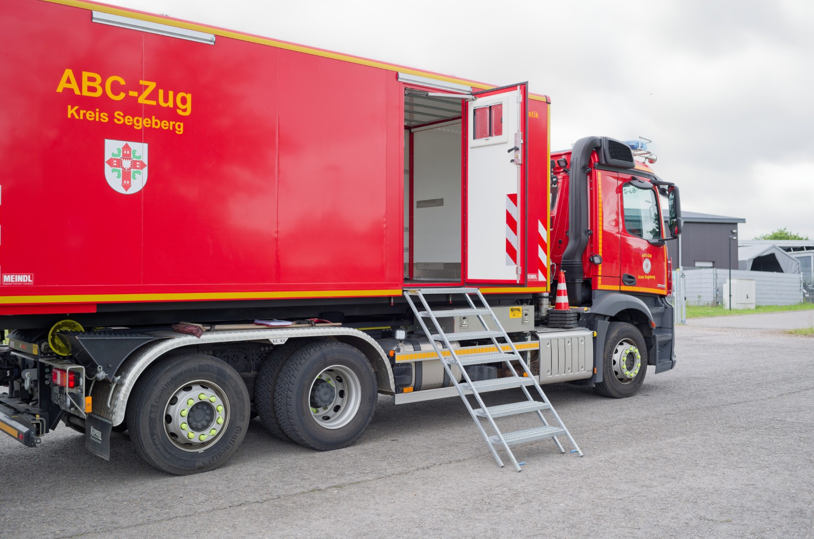 Abrollbehälter AB-Logistik Feuerwehr Segeberg ABC Zug