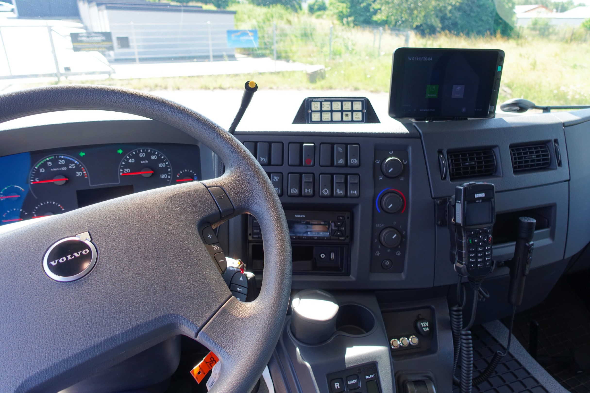 Feuerwehr Wuppertal Gerätewagen Logistik GW-L2 Meindl Fahrzeugbau GmbH Volvo FL Wesle Nutzfahrzeuge