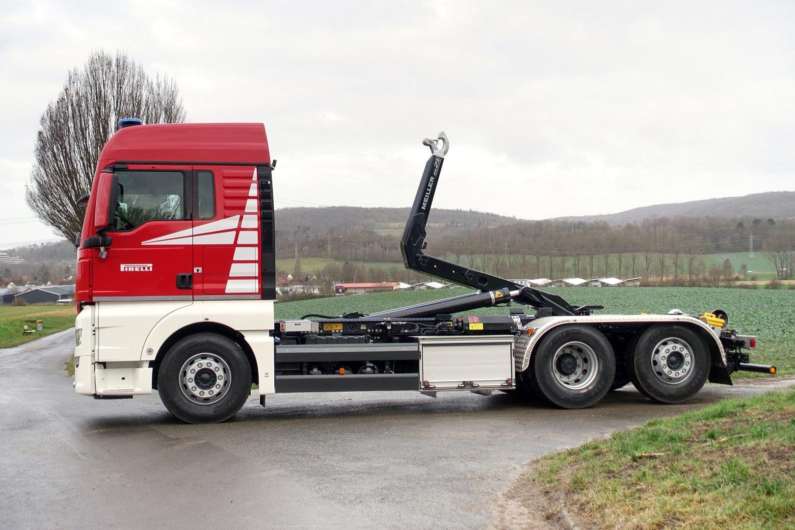 Wechsellader WLF Werkfeuerwehr Pirelli