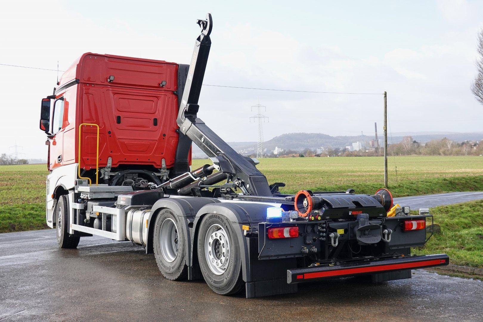 Wechsellader WLF Feuerwehr Würzburg Mercedes Actros 