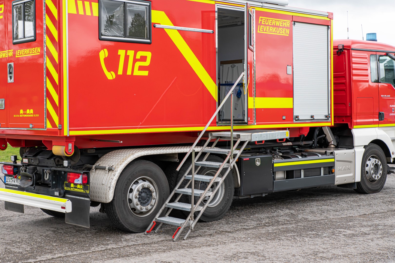 Abrollbehälter Besprechung Feuerwehr Leverkusen AB-Besprechung Meindl Behälter Ausziehtreppe Victron