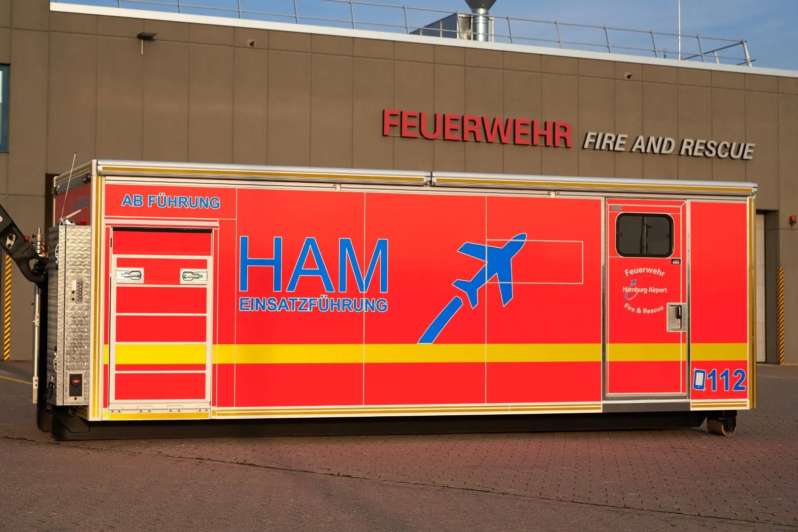 Abrollbehälter AB-Führung Flughafen Hamburg HAM